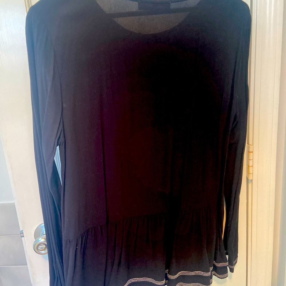 Ann Taylor L Black blouse - Picture 2 of 7